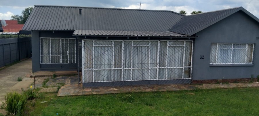 4 Bedroom Property for Sale in Lewisham Gauteng