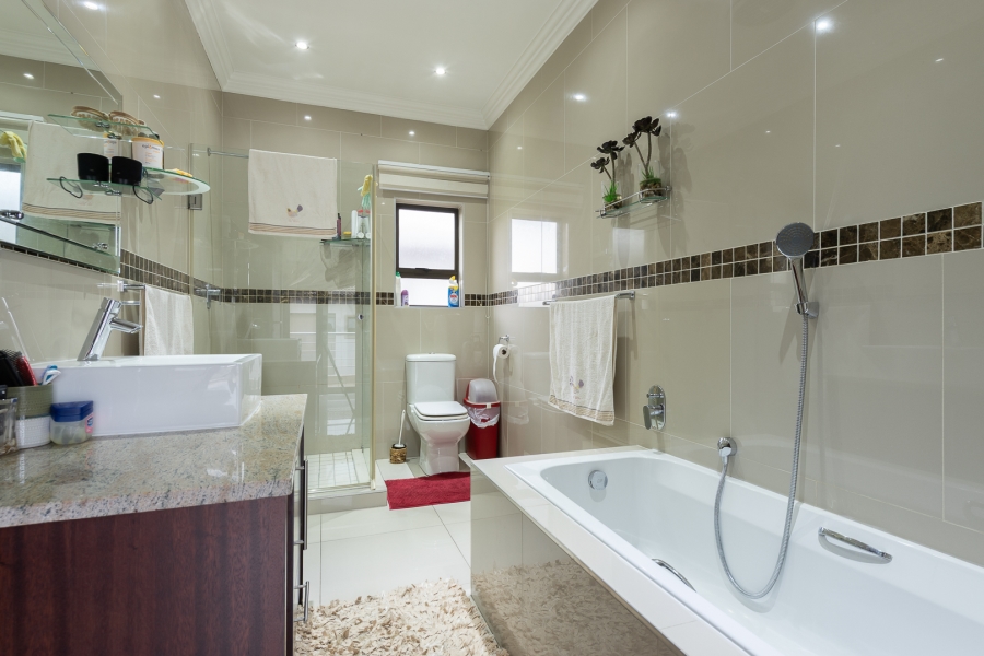 4 Bedroom Property for Sale in Aspen Hills Gauteng