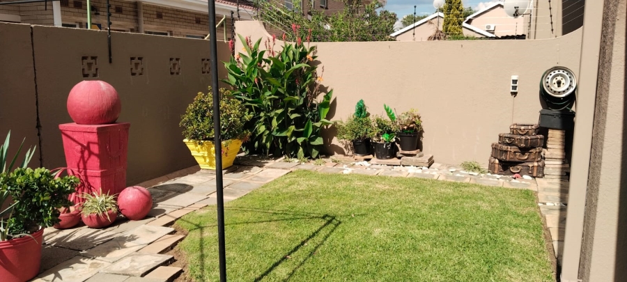3 Bedroom Property for Sale in Three Rivers Proper Gauteng