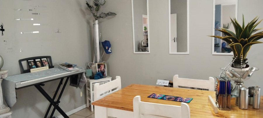 3 Bedroom Property for Sale in Three Rivers Proper Gauteng