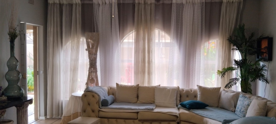 3 Bedroom Property for Sale in Three Rivers Proper Gauteng