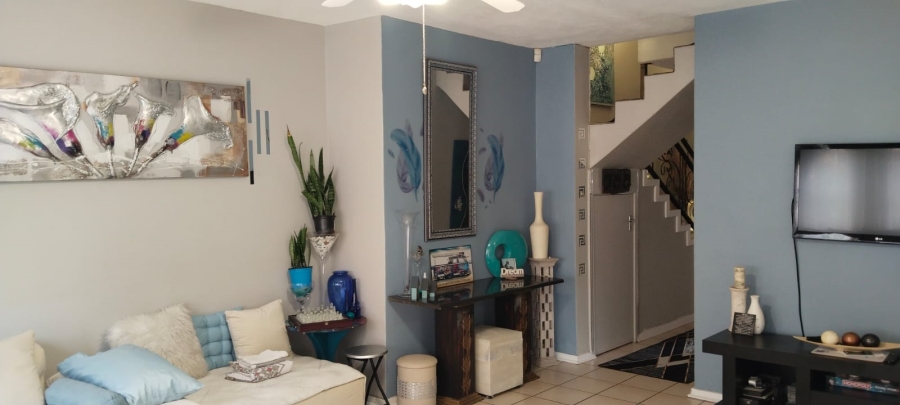 3 Bedroom Property for Sale in Three Rivers Proper Gauteng