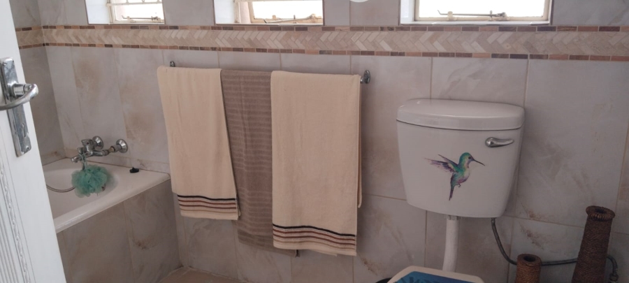 3 Bedroom Property for Sale in Three Rivers Proper Gauteng