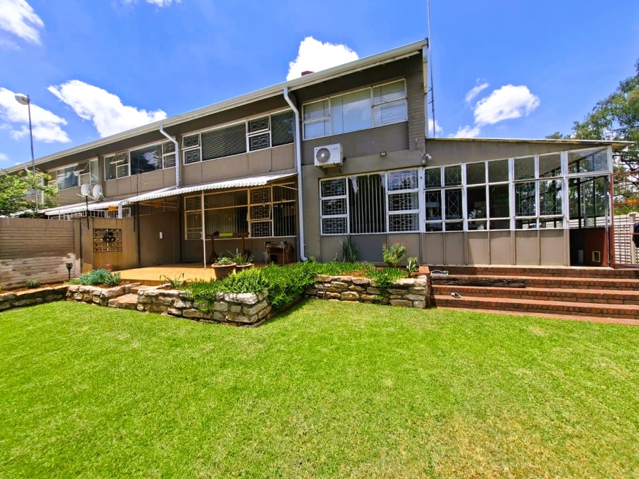 4 Bedroom Property for Sale in Three Rivers Proper Gauteng