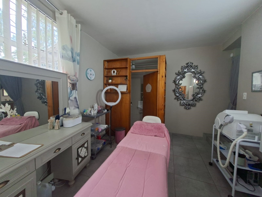 4 Bedroom Property for Sale in Three Rivers Proper Gauteng