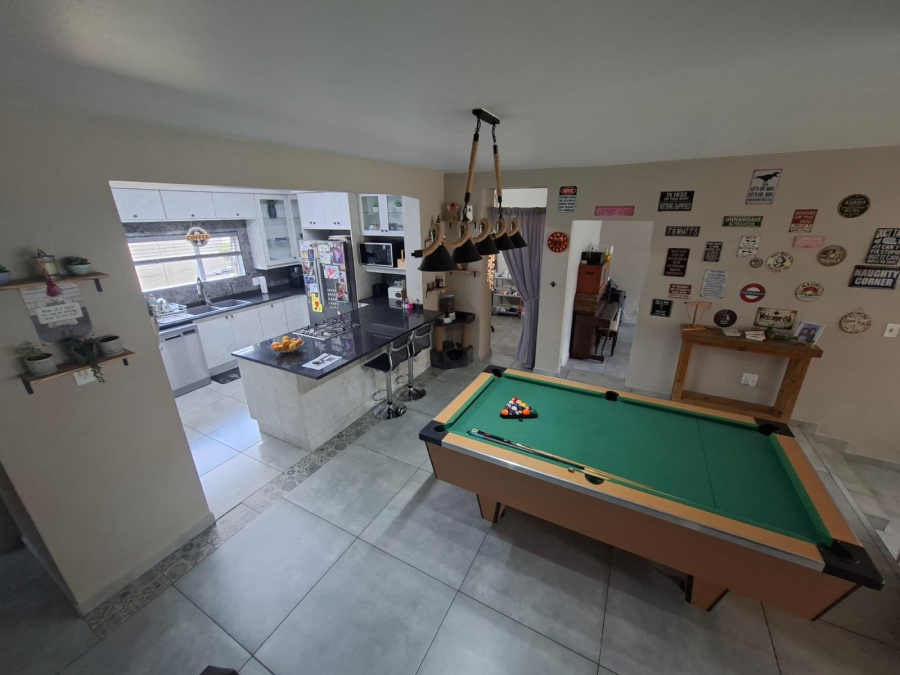 4 Bedroom Property for Sale in Three Rivers Proper Gauteng