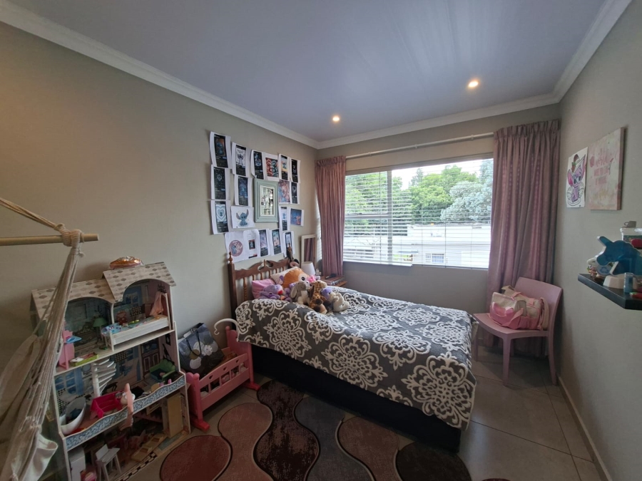 4 Bedroom Property for Sale in Three Rivers Proper Gauteng