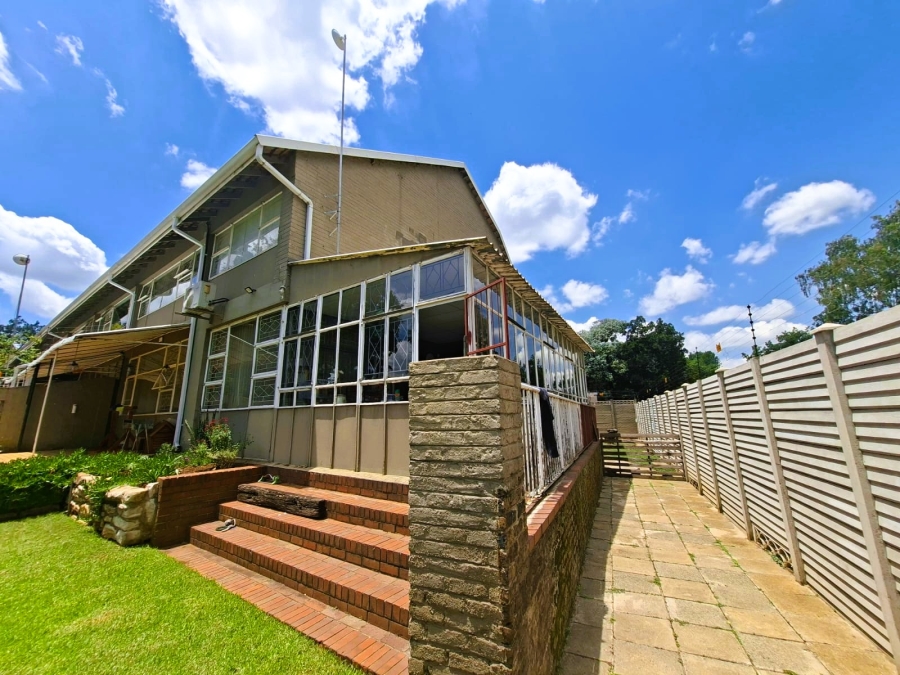 4 Bedroom Property for Sale in Three Rivers Proper Gauteng