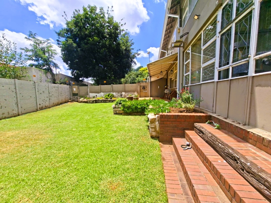 4 Bedroom Property for Sale in Three Rivers Proper Gauteng