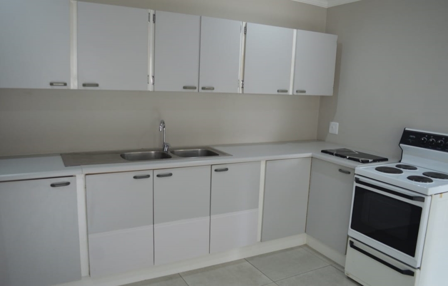 4 Bedroom Property for Sale in Three Rivers Proper Gauteng