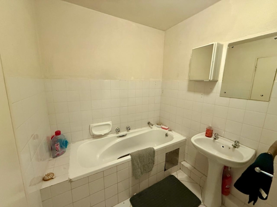 2 Bedroom Property for Sale in Pretoria North Gauteng