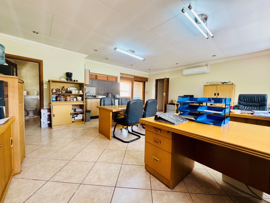 4 Bedroom Property for Sale in Rose Acres Estate Gauteng