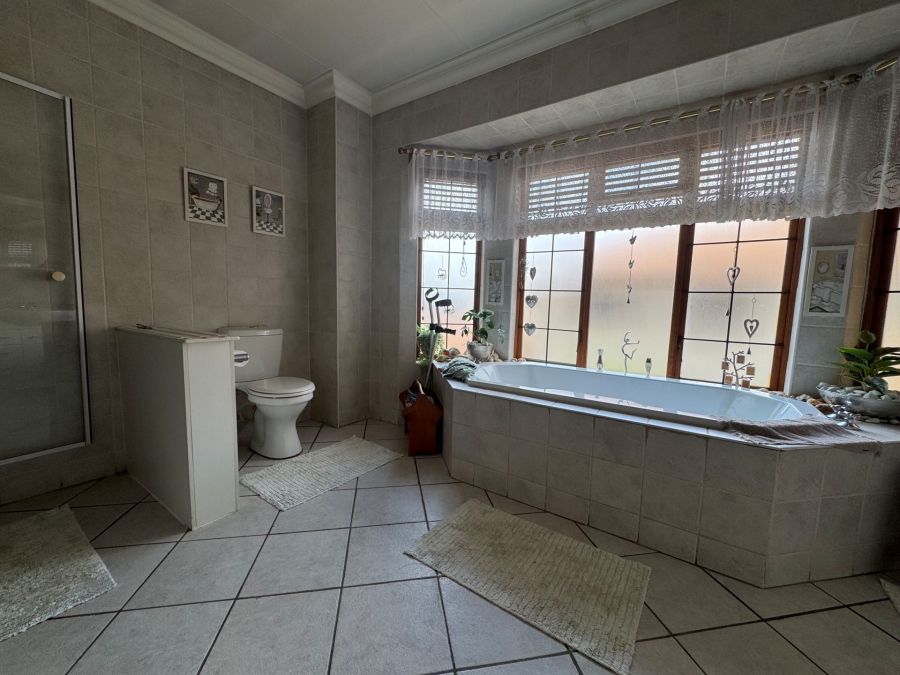 4 Bedroom Property for Sale in Rose Acres Estate Gauteng