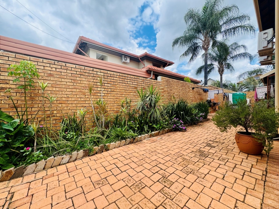 4 Bedroom Property for Sale in Rose Acres Estate Gauteng