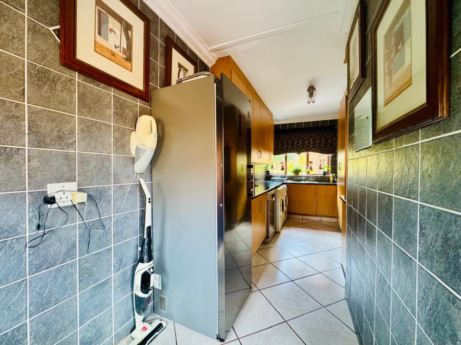 4 Bedroom Property for Sale in Rose Acres Estate Gauteng