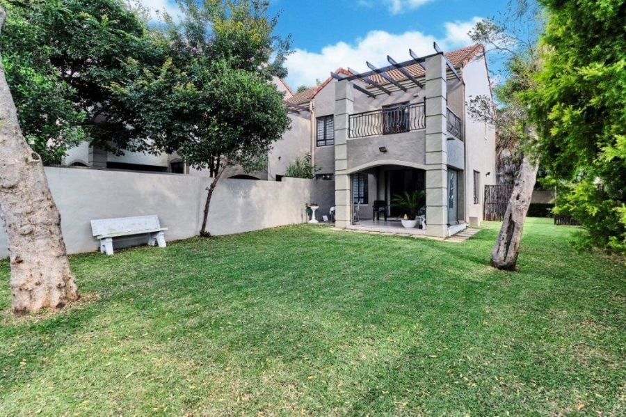 To Let 2 Bedroom Property for Rent in Douglasdale Gauteng