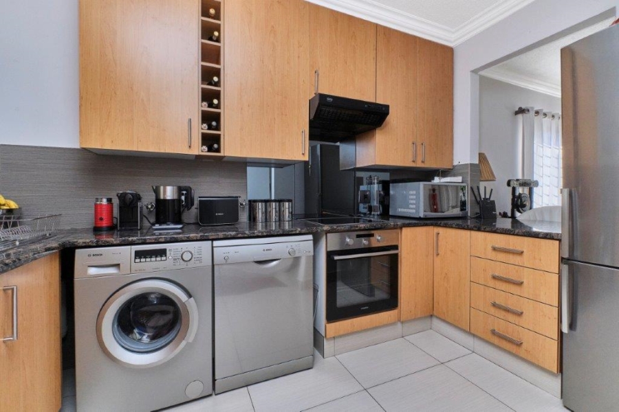 To Let 2 Bedroom Property for Rent in Douglasdale Gauteng