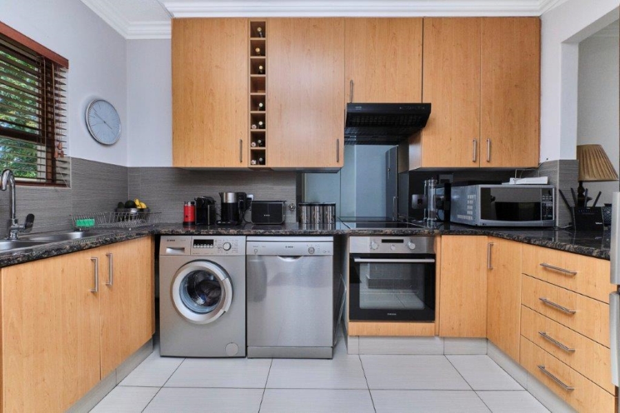 To Let 2 Bedroom Property for Rent in Douglasdale Gauteng