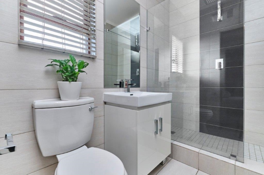 To Let 2 Bedroom Property for Rent in Douglasdale Gauteng