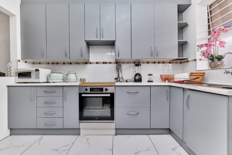 1 Bedroom Property for Sale in Bordeaux Gauteng