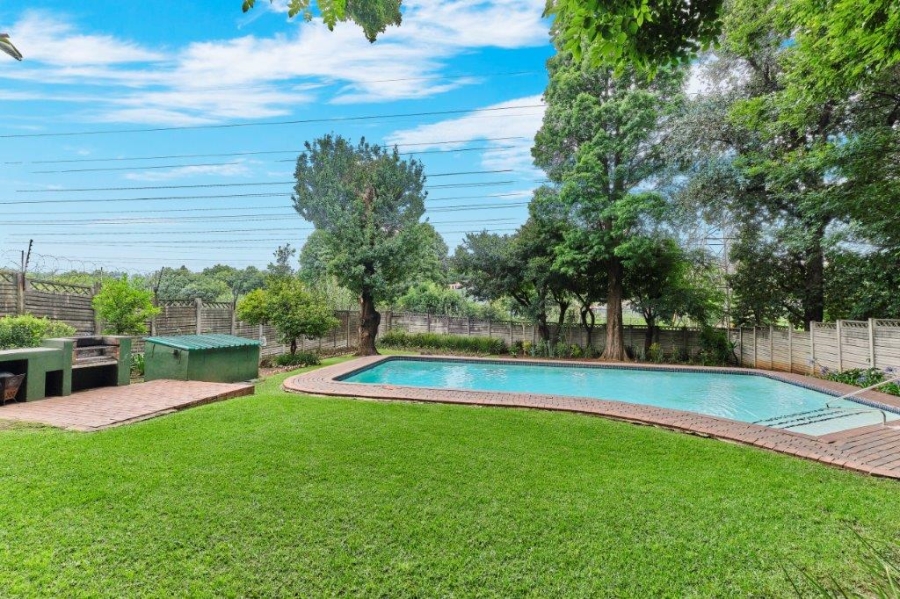 1 Bedroom Property for Sale in Bordeaux Gauteng