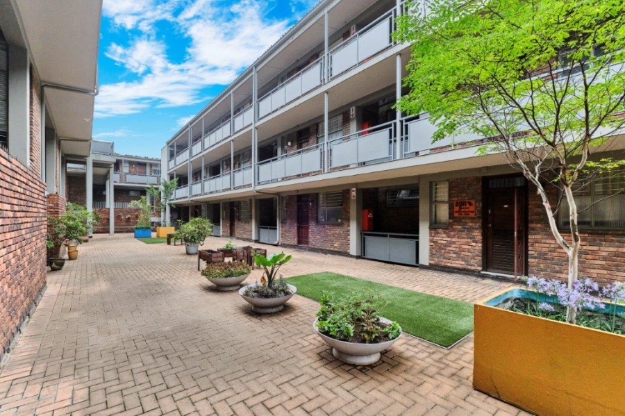 1 Bedroom Property for Sale in Bordeaux Gauteng