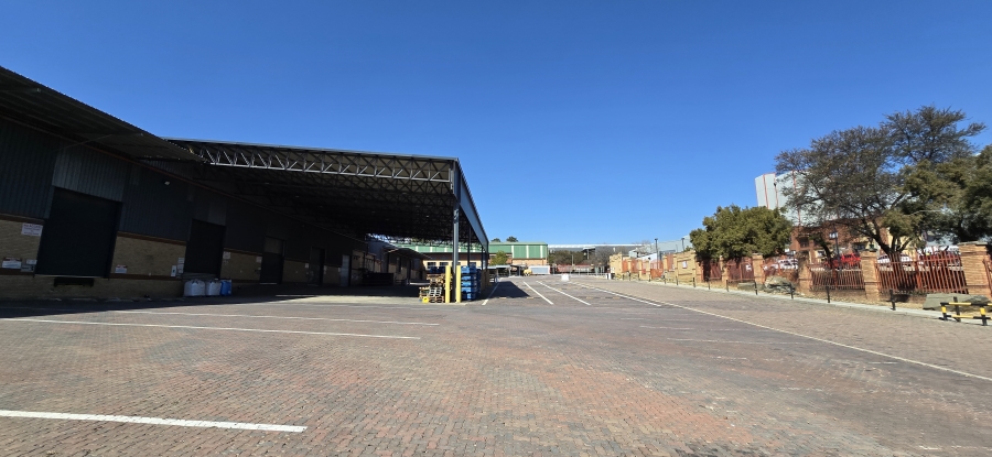 To Let commercial Property for Rent in North Riding Gauteng