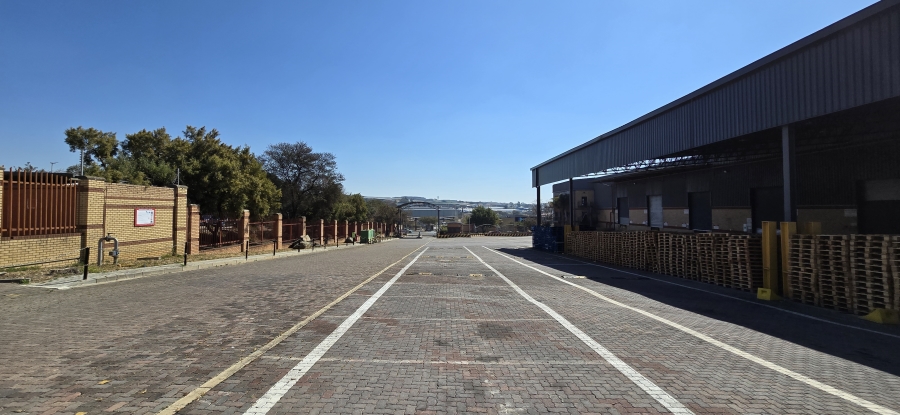To Let commercial Property for Rent in North Riding Gauteng