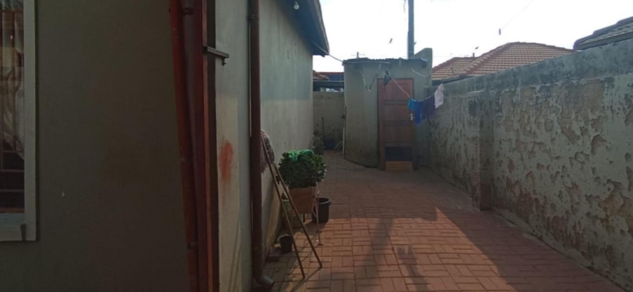 3 Bedroom Property for Sale in Clayville Gauteng