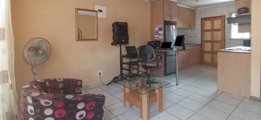 3 Bedroom Property for Sale in Clayville Gauteng