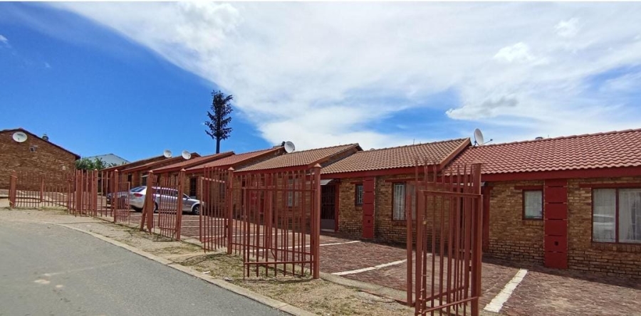 2 Bedroom Property for Sale in Olievenhoutbosch Gauteng