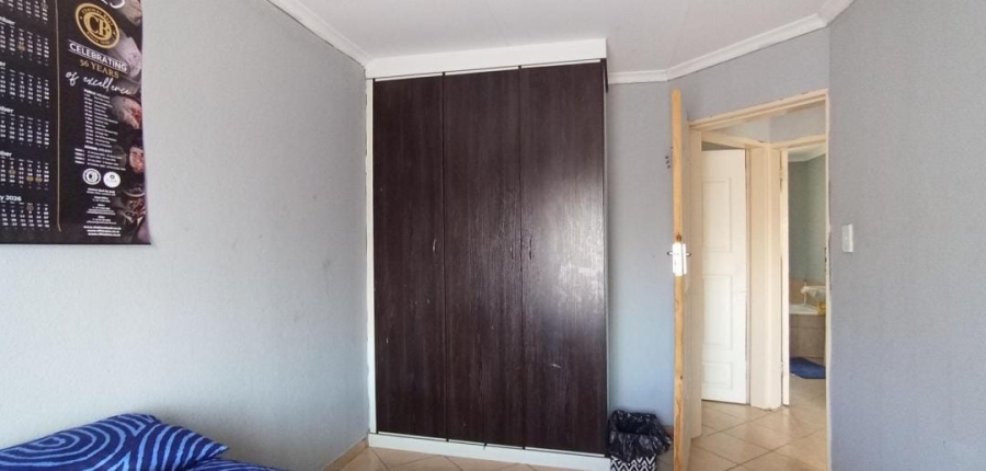 2 Bedroom Property for Sale in Olievenhoutbosch Gauteng