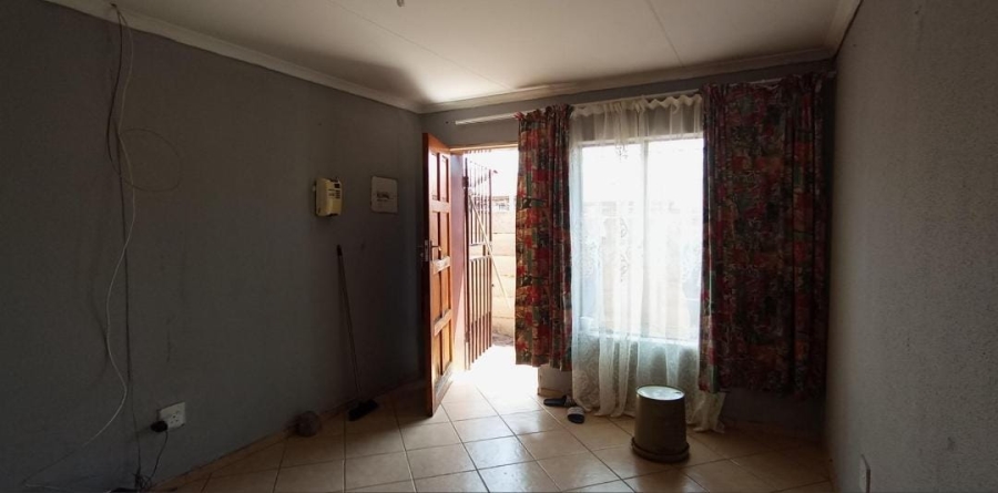 2 Bedroom Property for Sale in Olievenhoutbosch Gauteng