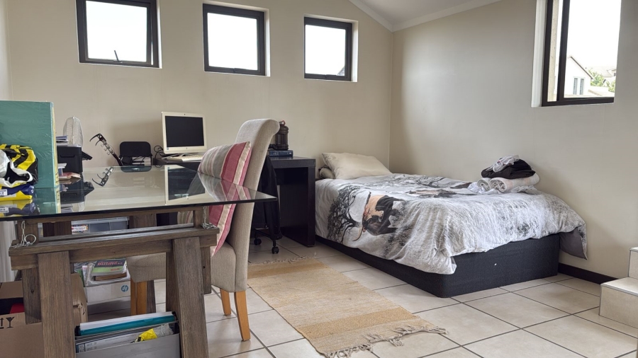 1 Bedroom Property for Sale in Bryanston Gauteng