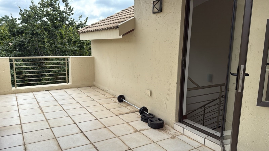 1 Bedroom Property for Sale in Bryanston Gauteng