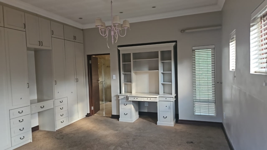 5 Bedroom Property for Sale in Midstream Estate Gauteng