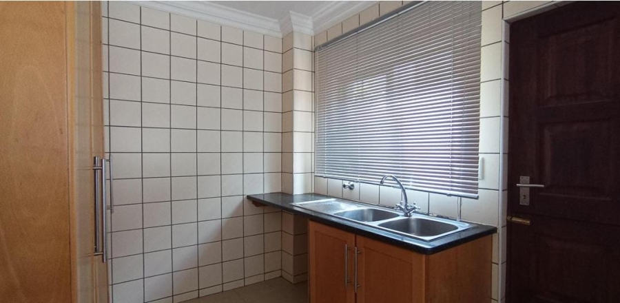 5 Bedroom Property for Sale in Midstream Estate Gauteng