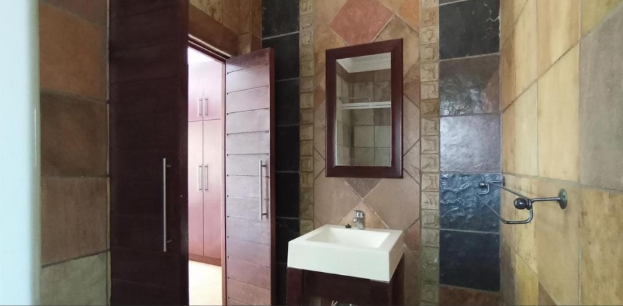 5 Bedroom Property for Sale in Midstream Estate Gauteng