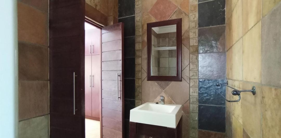 5 Bedroom Property for Sale in Midstream Estate Gauteng