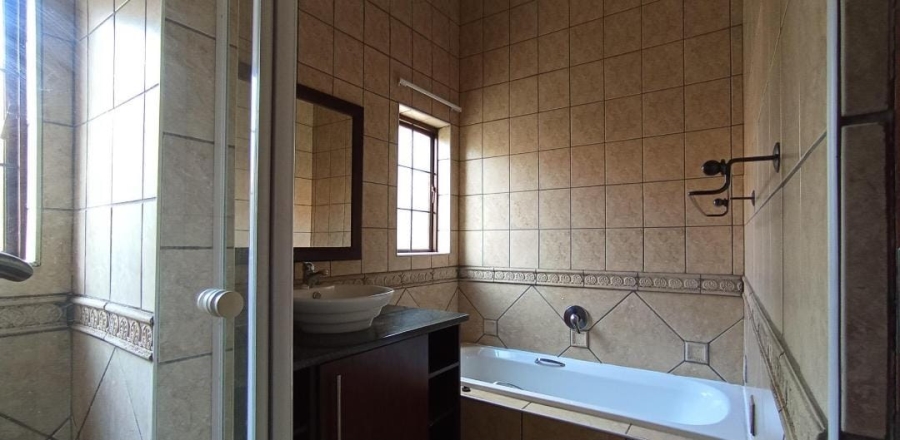 5 Bedroom Property for Sale in Midstream Estate Gauteng