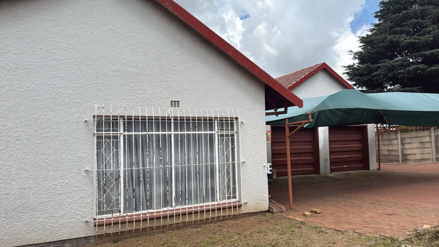3 Bedroom Property for Sale in Birchleigh Gauteng