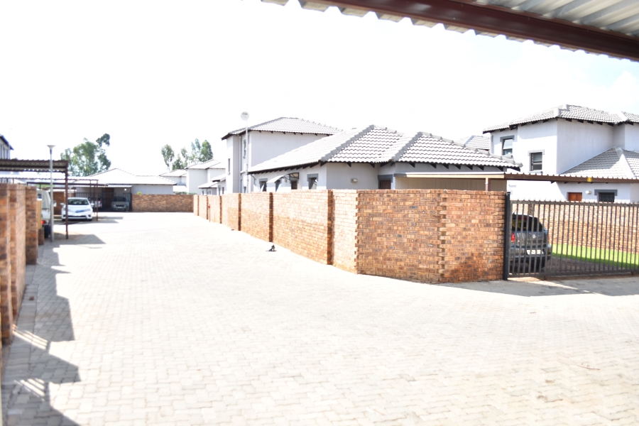 2 Bedroom Property for Sale in Chantelle Gauteng