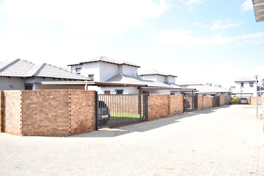 2 Bedroom Property for Sale in Chantelle Gauteng