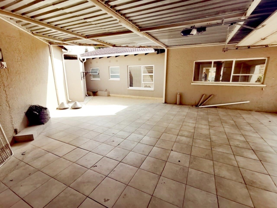 To Let 3 Bedroom Property for Rent in Northcliff Gauteng