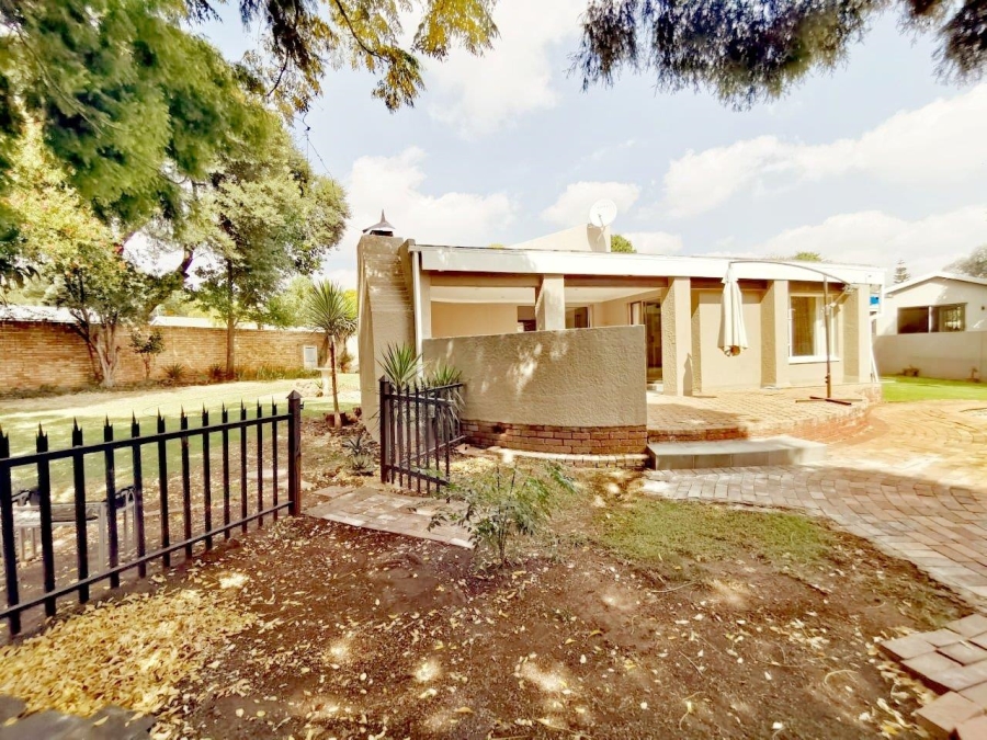 To Let 3 Bedroom Property for Rent in Northcliff Gauteng