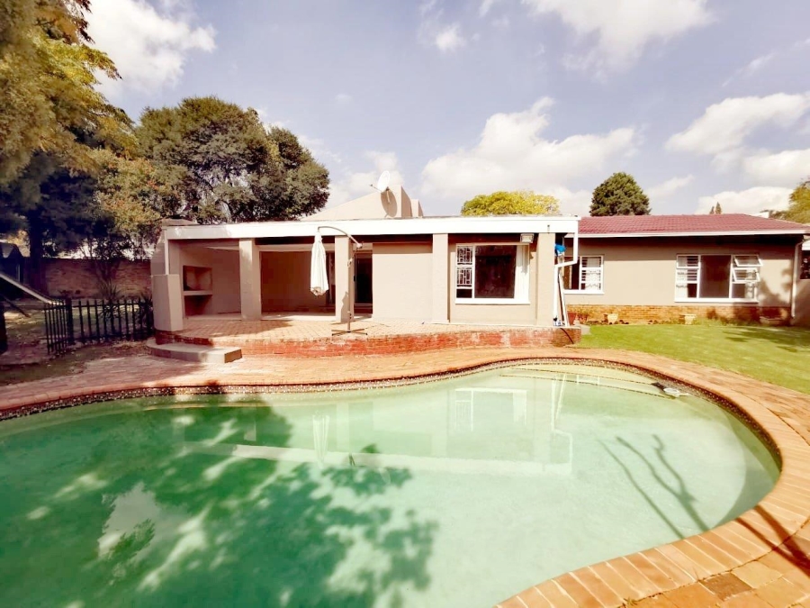 To Let 3 Bedroom Property for Rent in Northcliff Gauteng
