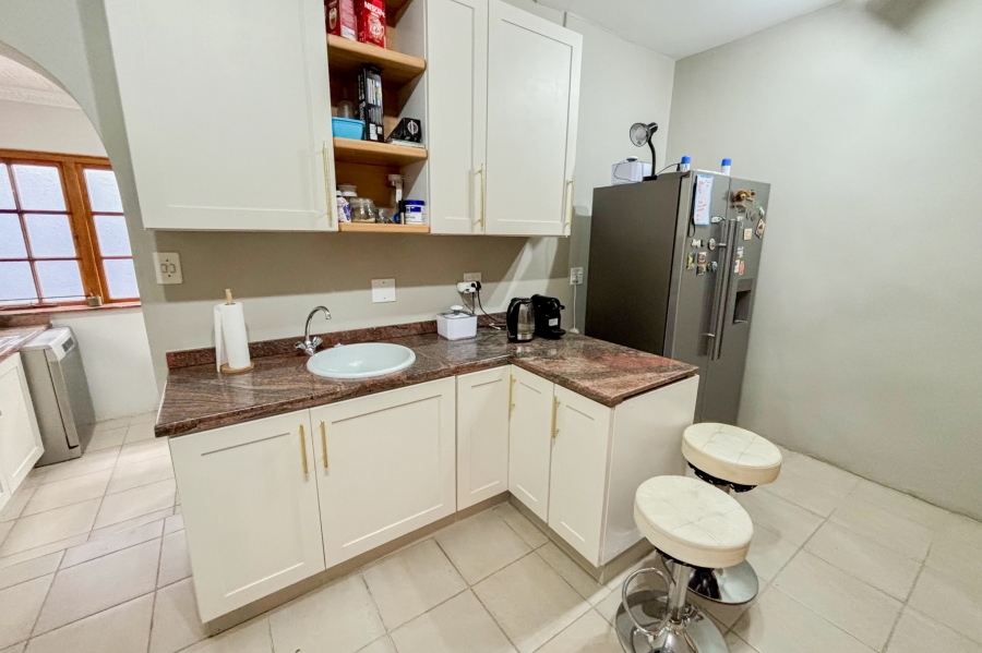 3 Bedroom Property for Sale in Mountain View Gauteng