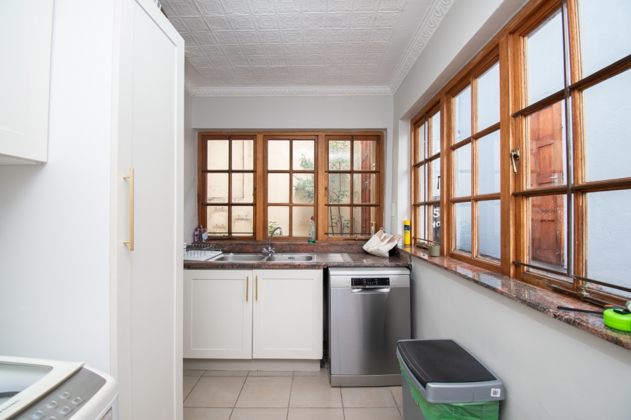 3 Bedroom Property for Sale in Mountain View Gauteng