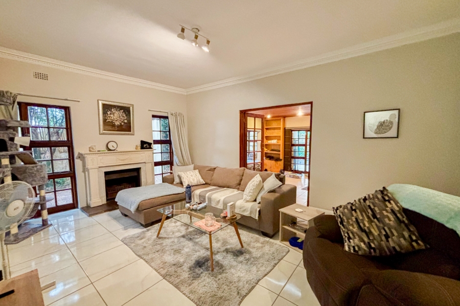 3 Bedroom Property for Sale in Mountain View Gauteng