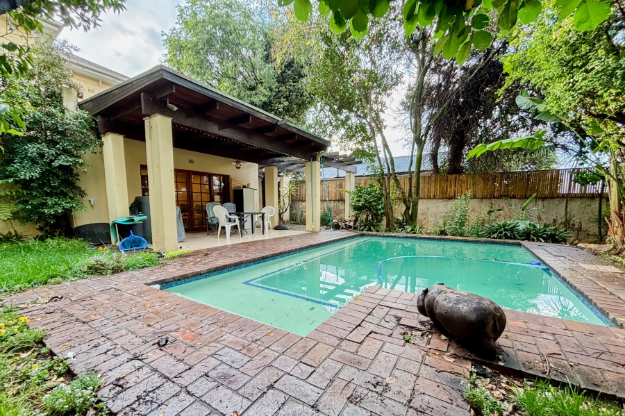 3 Bedroom Property for Sale in Mountain View Gauteng